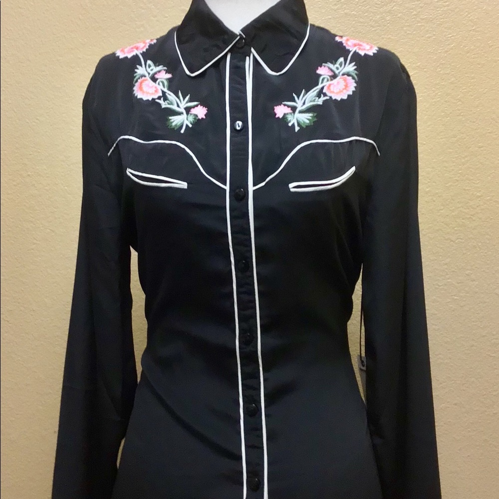 **NEW WITH TAGS 🏷 ** Willow & Clay Western Shirt